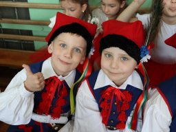 4955879571151850550076225214182561912624377n